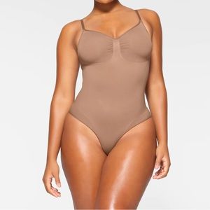 SKIMS Seamless Sculpt Brief Bodysuit in Sienna Size XXS PLUS pair of Bikini XS